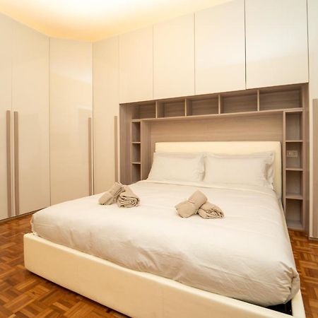 Trilocale Con Parcheggio Privato Apartman Milánó Kültér fotó