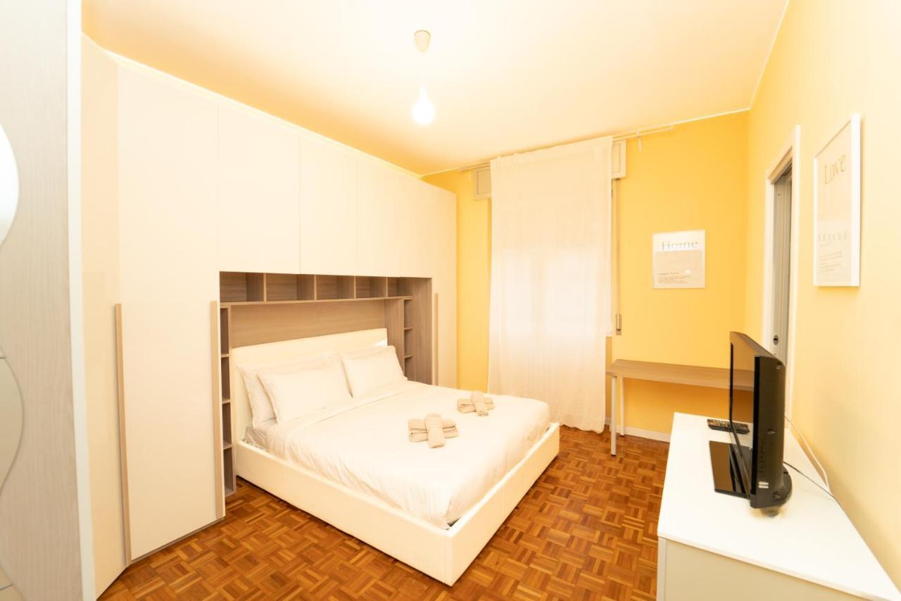Trilocale Con Parcheggio Privato Apartman Milánó Kültér fotó