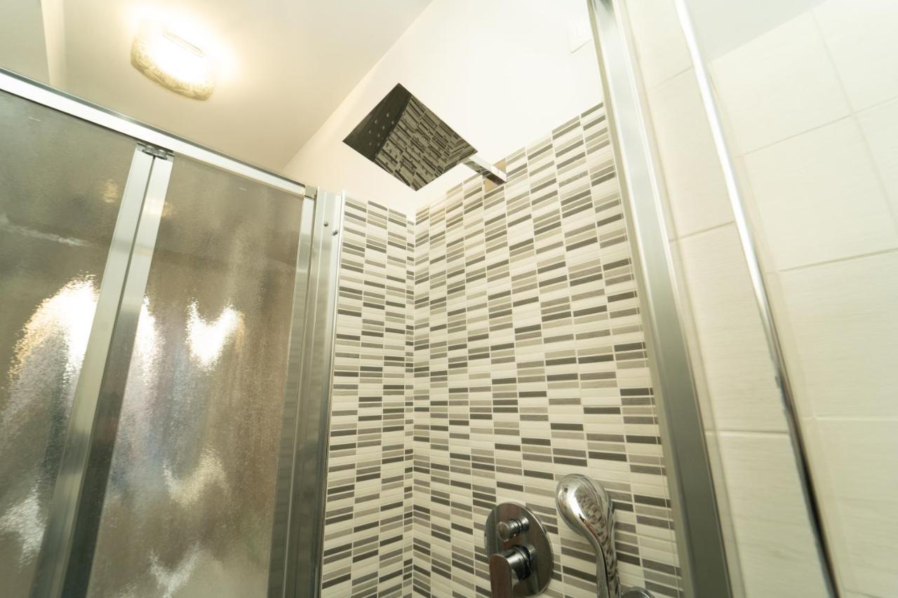 Trilocale Con Parcheggio Privato Apartman Milánó Kültér fotó