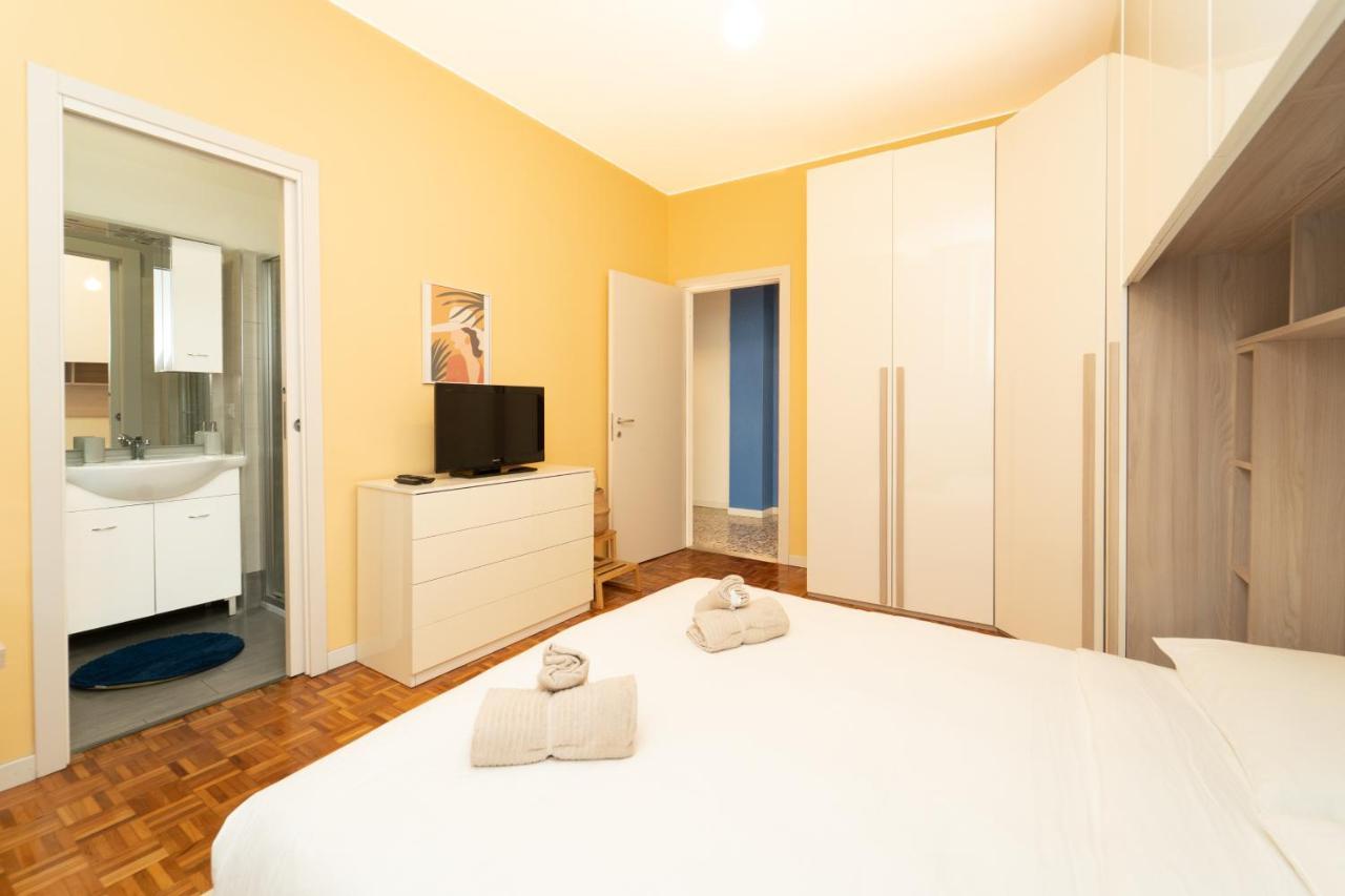 Trilocale Con Parcheggio Privato Apartman Milánó Kültér fotó